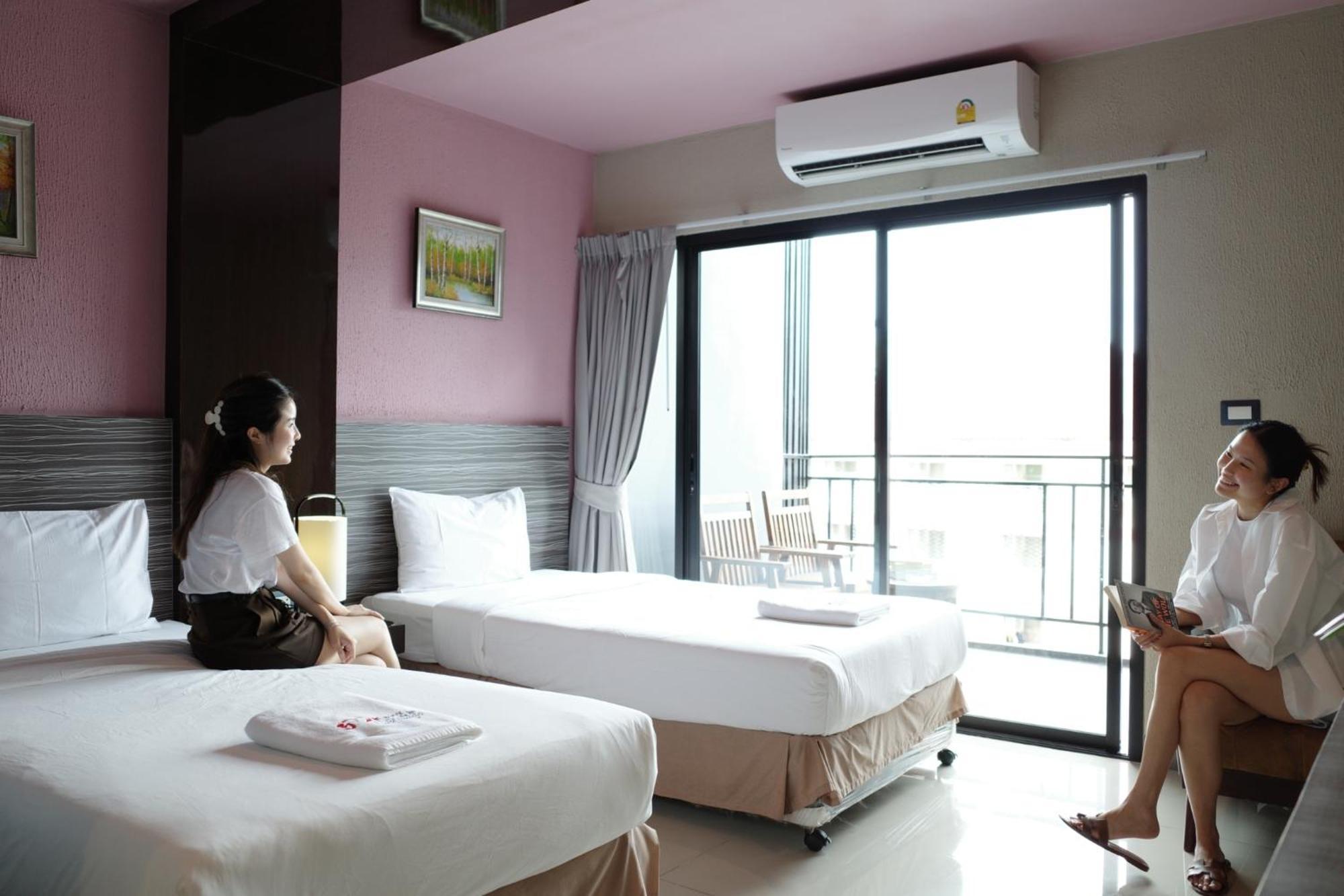 Samkwan Village Bangsaen Extérieur photo