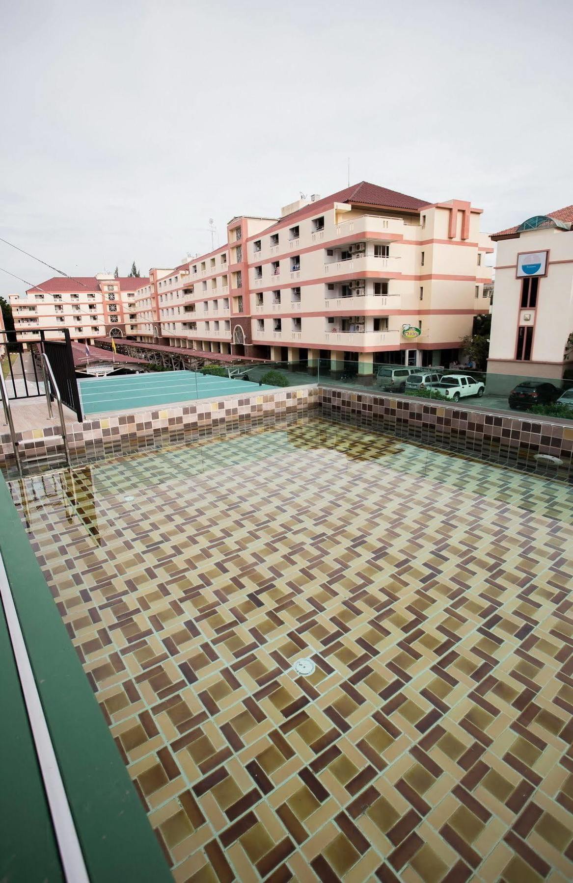 Samkwan Village Bangsaen Extérieur photo